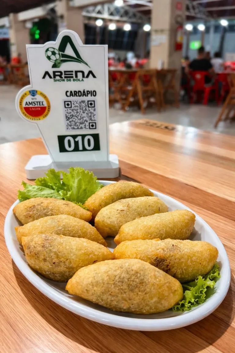 Porção de bolinhos fritos
